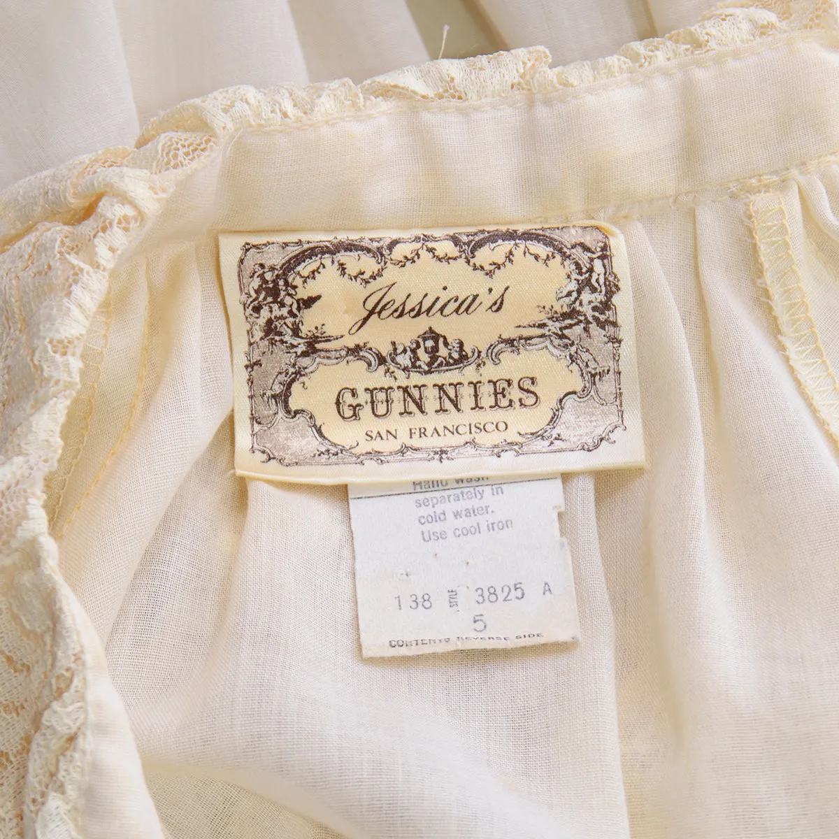 1970s Vintage Gunne Sax Cream Prairie Blouse With Wide Lace Collar