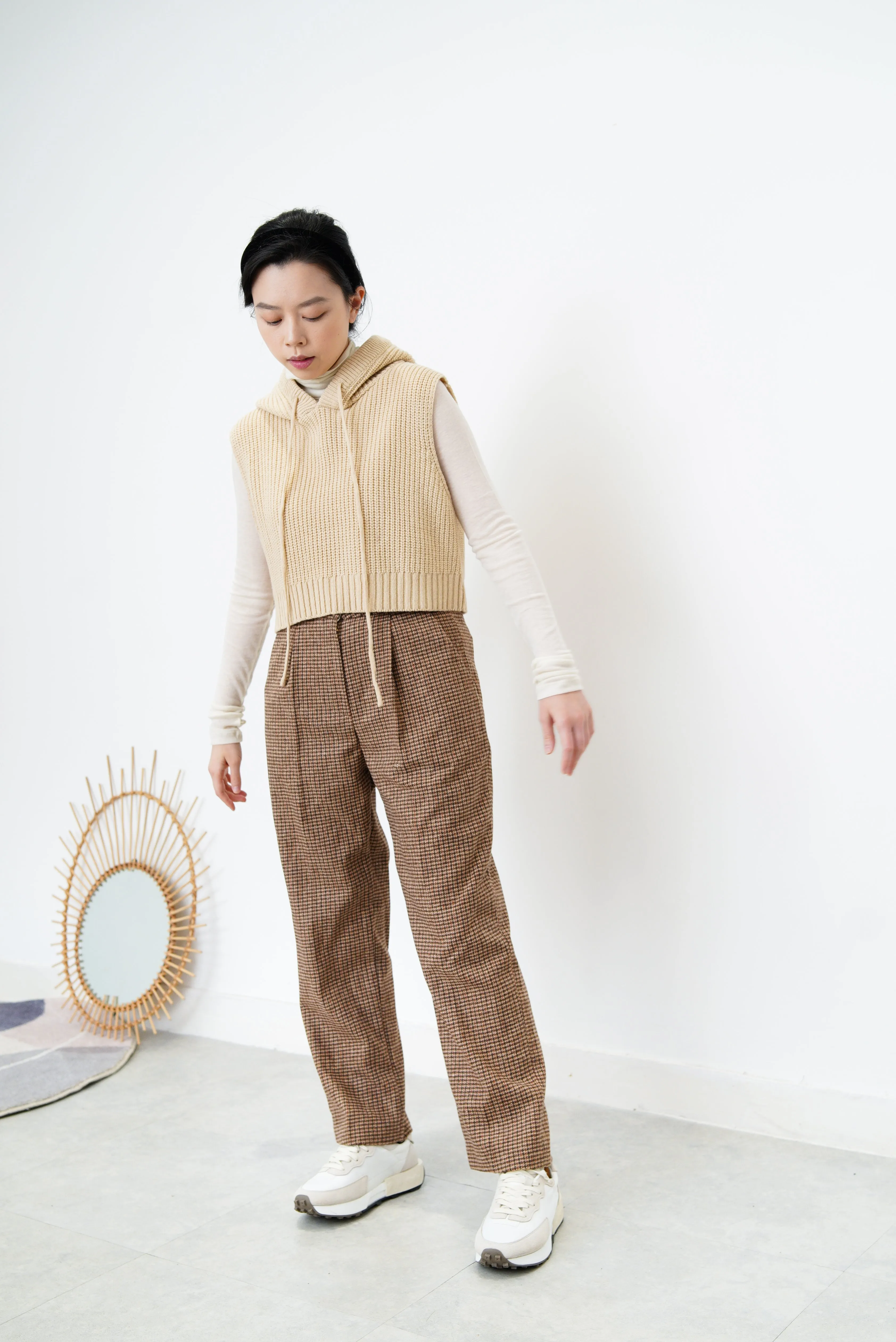 Beige knit crop vest w/ hoodie