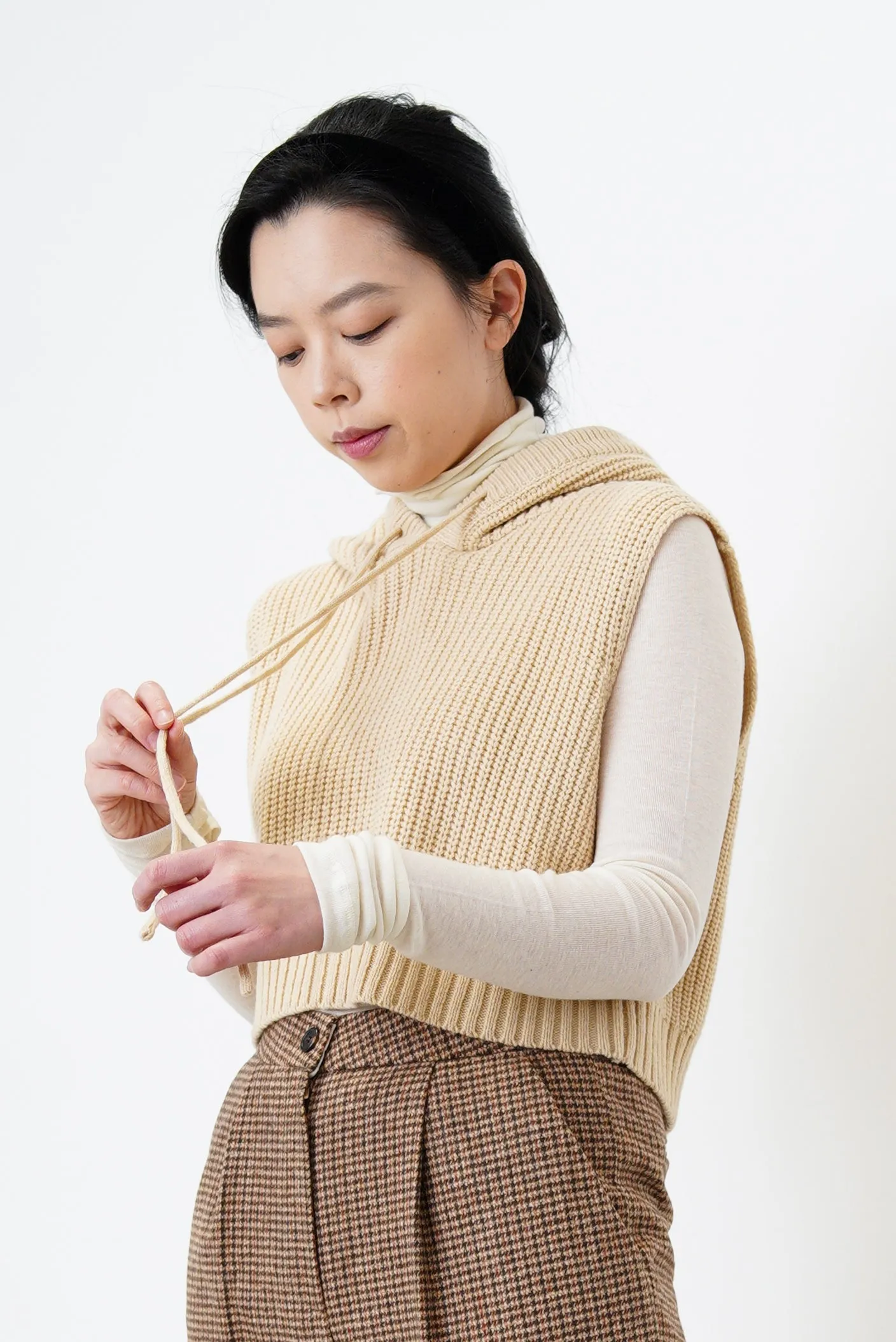 Beige knit crop vest w/ hoodie