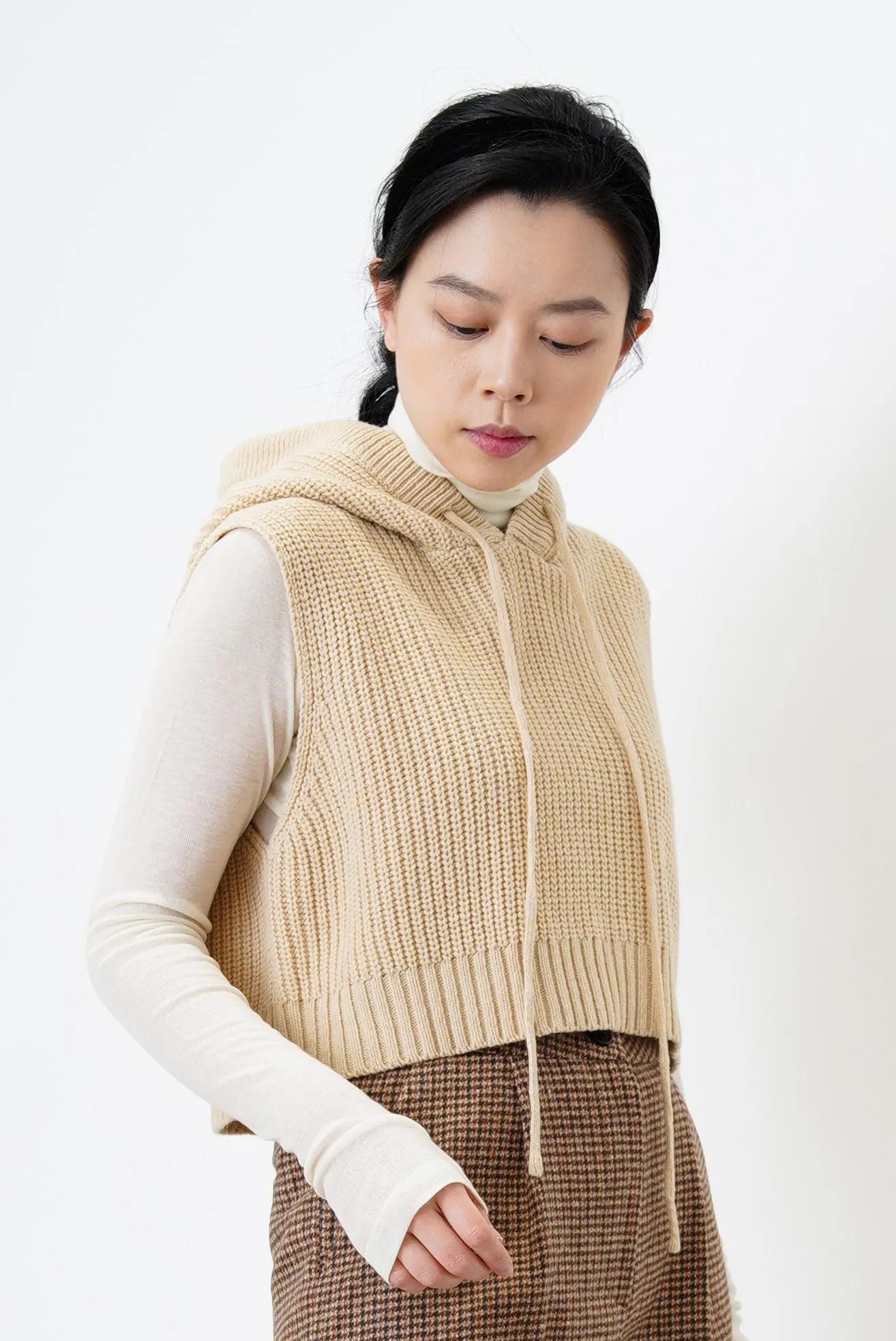 Beige knit crop vest w/ hoodie