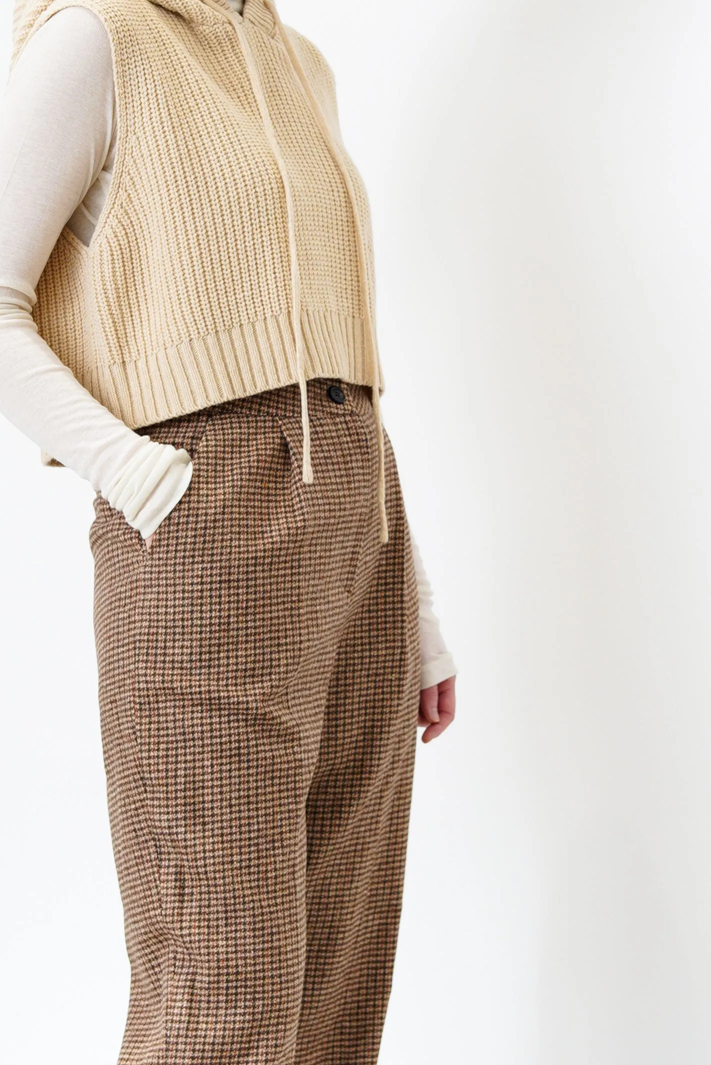 Beige knit crop vest w/ hoodie