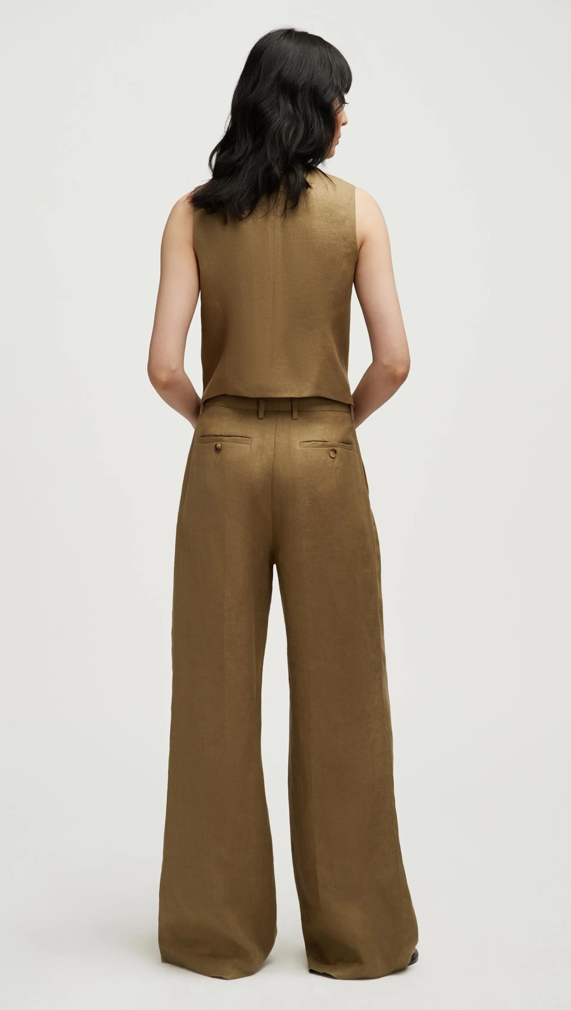 High-Neck Button Waistcoat in Basket Weave Linen | Fern