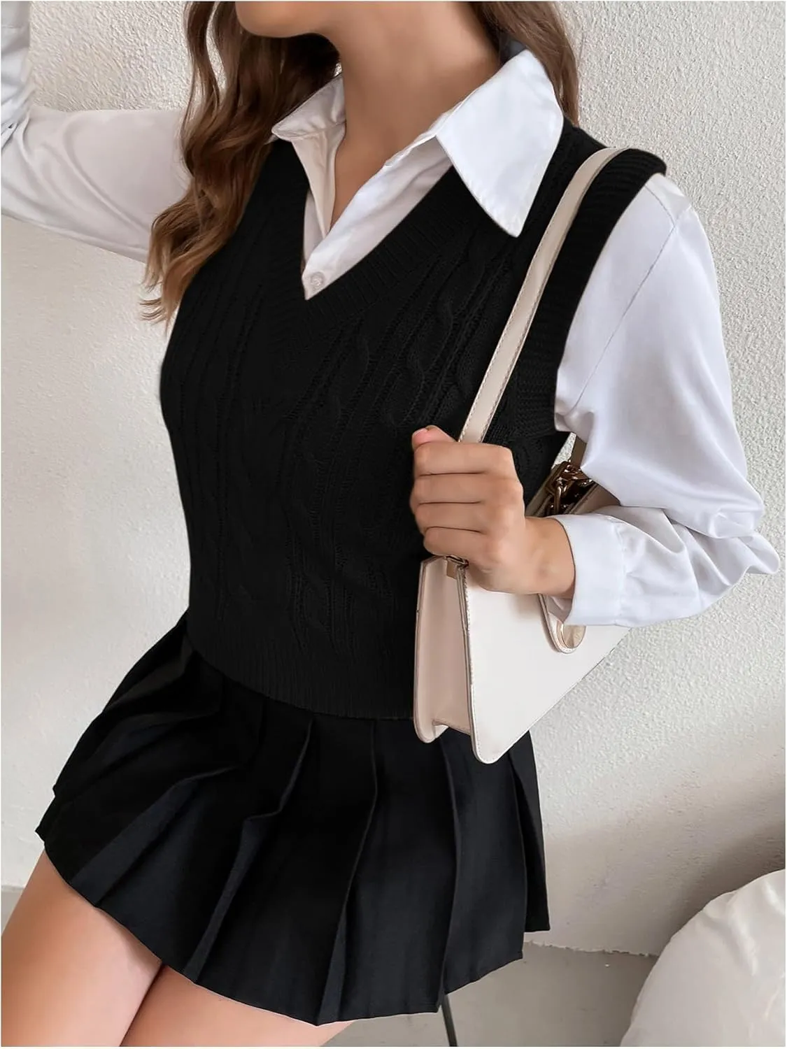 Milumia Women's Cable Knit V Neck Sweater Vest Sleeveless Ribbed Crop Tank Top
