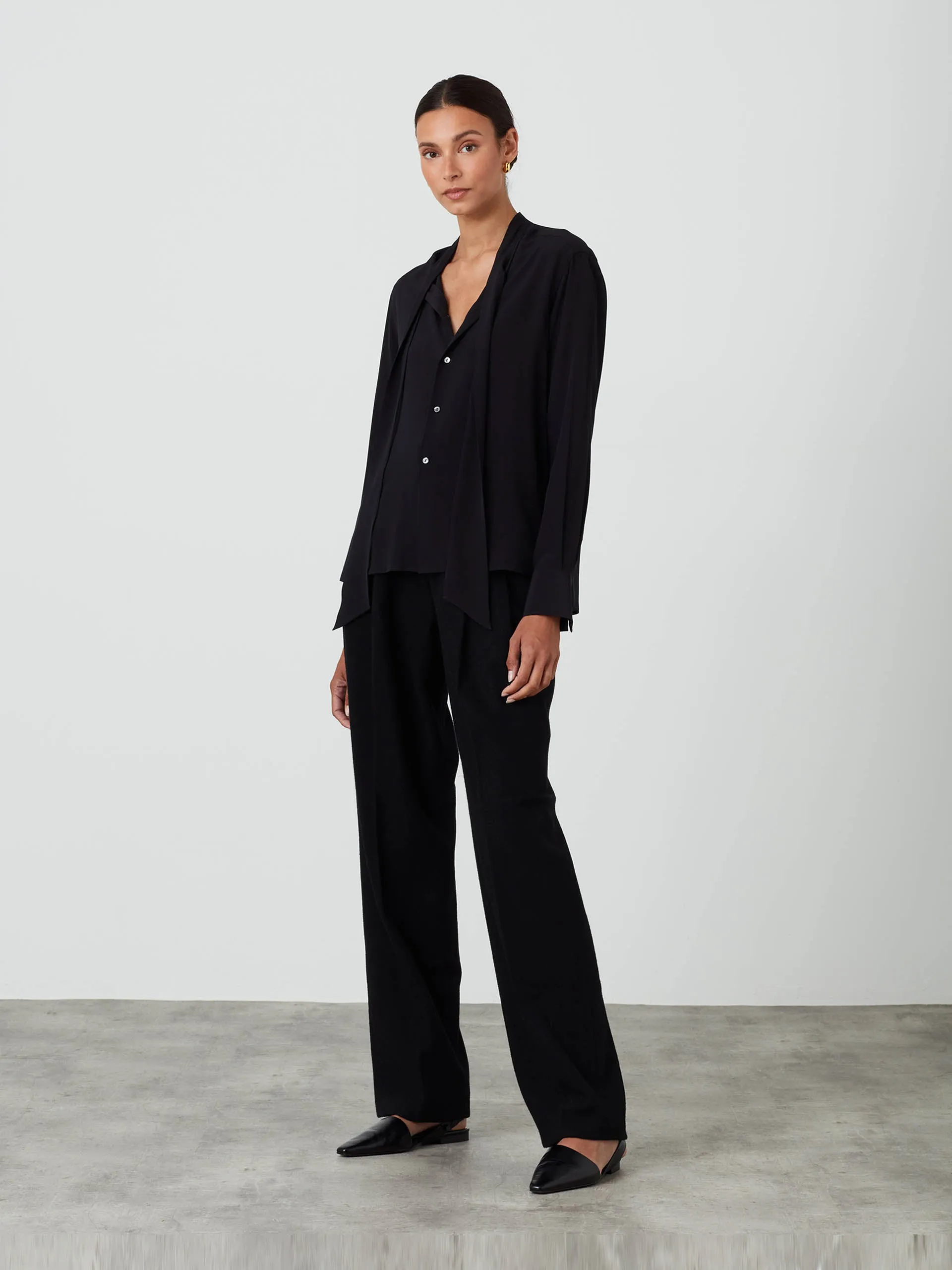 The silk crepe de chine onyx Pussy Bow Tie