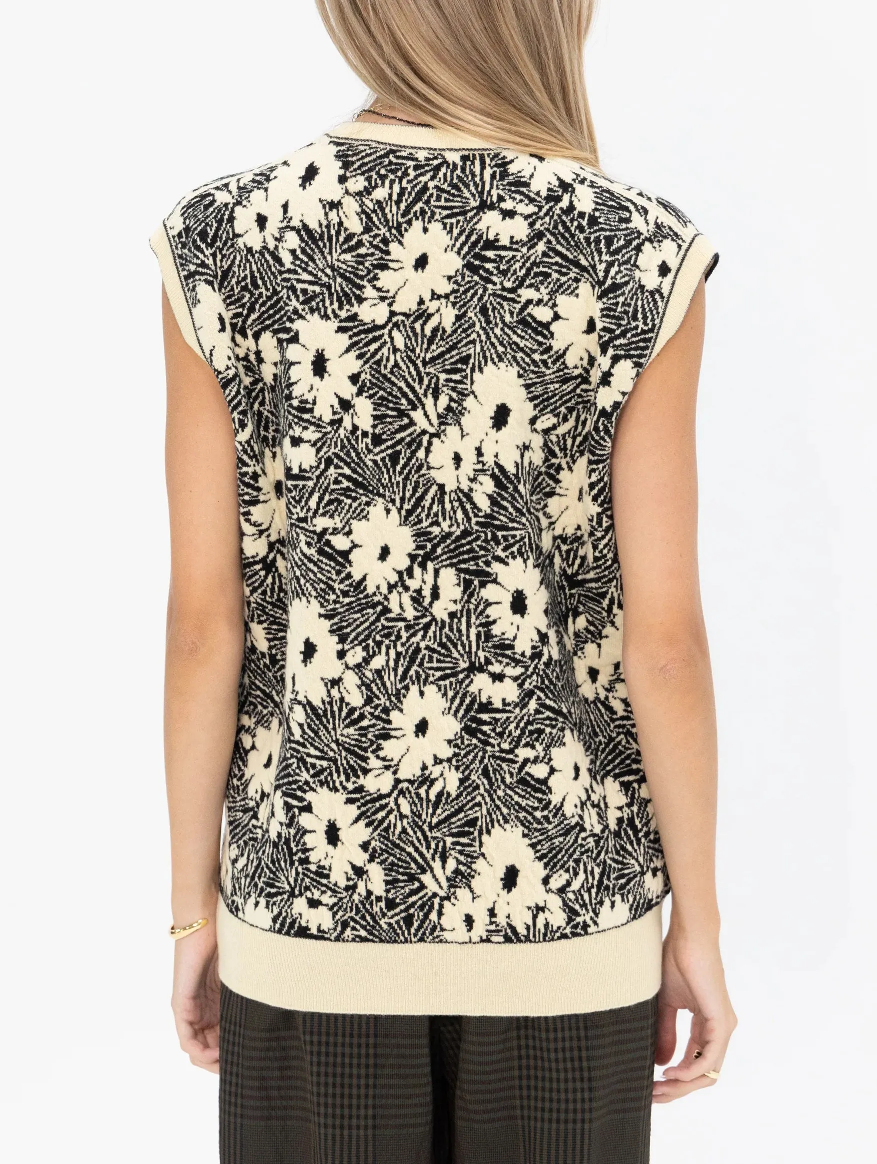 V Neck Floral Knit Vest in Yellow Jacquard
